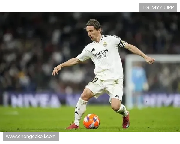 39岁8天，莫德里奇成为欧冠送出助攻第三年长的球员